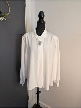 Sag Harbor White Long-Sleeve Blouse With Embroidered Detail‎ Size 16